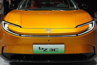 「プリウス顔」が前にも後ろにも!? トヨタ新モデル『bZ3C』、Z世代へアピールなるか…北京モーターショー2024 画像
